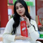 Elmore Almond Glow Hydrating Body Lotion - Image 7